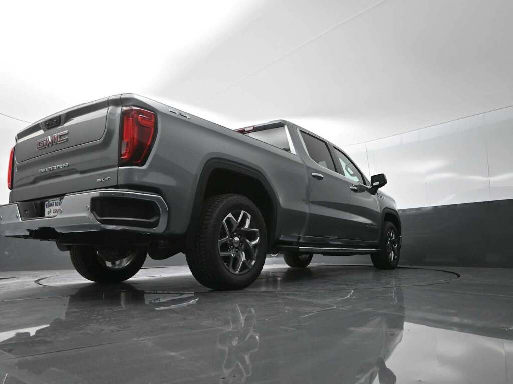 2026 GMC Sierra 1500 Crew Cab, Standard Bed, SLT, 4WD