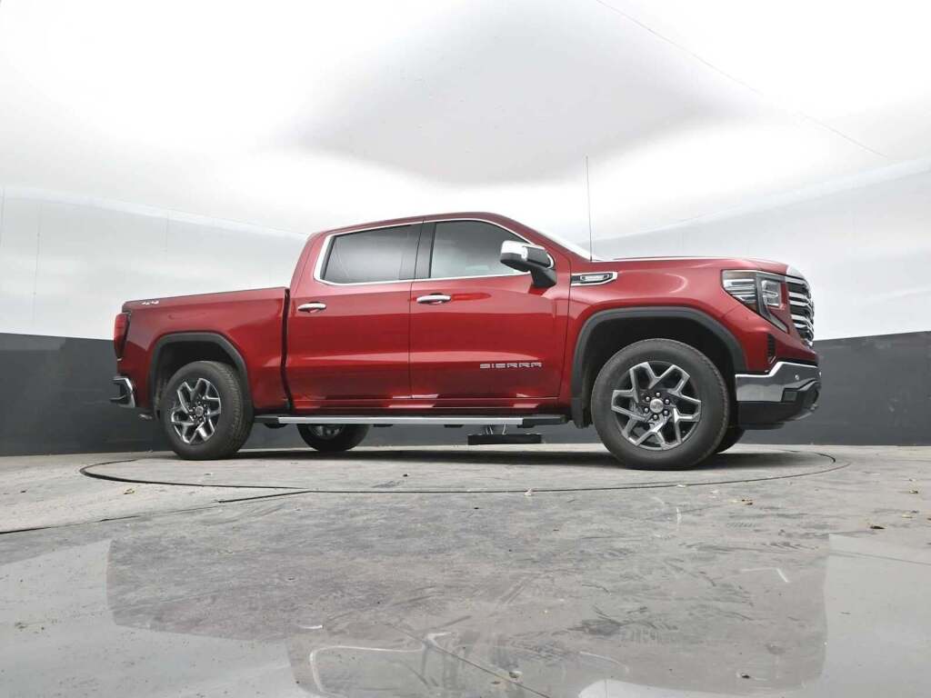 2026 GMC Sierra 1500 Crew Cab, Short Bed, SLT, 4WD