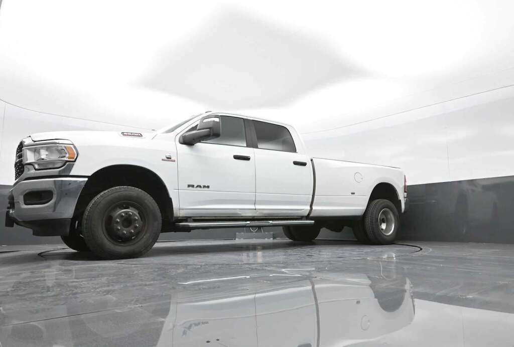 2024 Ram 3500 Big Horn Crew Cab 4x4 8' Box