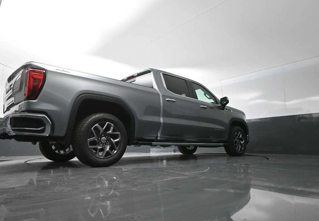 2026 GMC Sierra 1500 Crew Cab, Standard Bed, SLT, 4WD