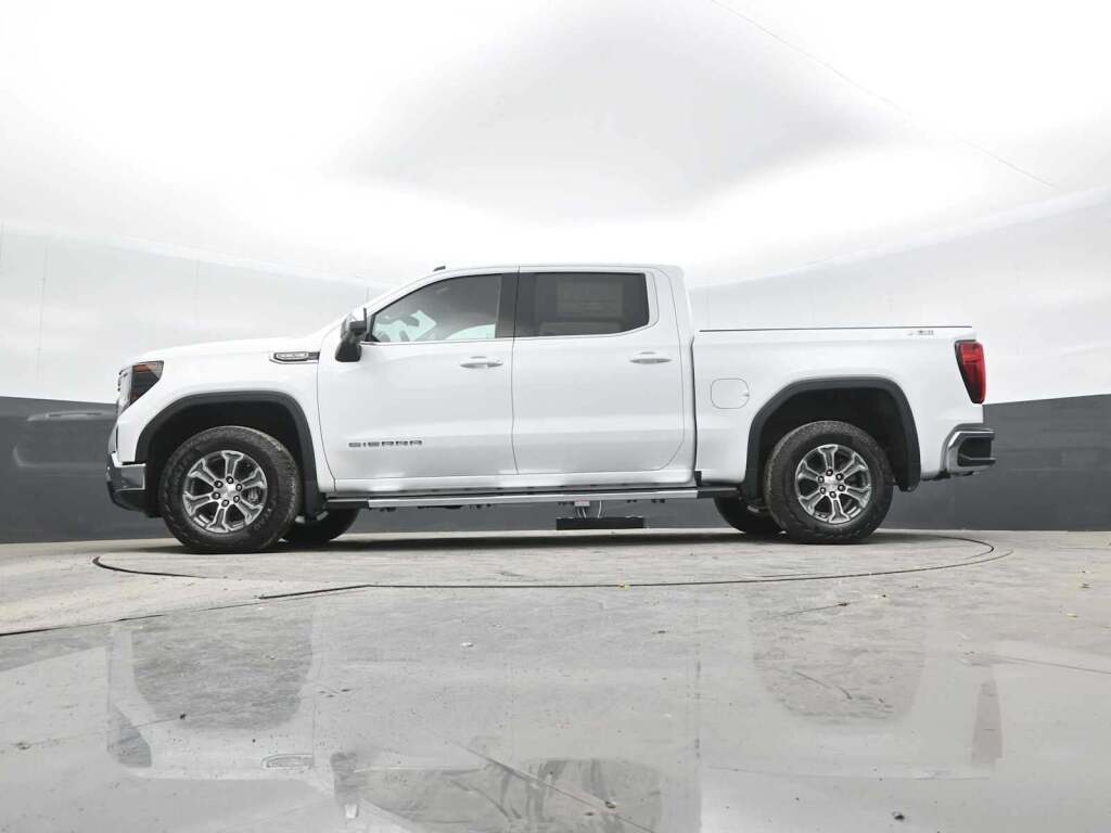 2026 GMC Sierra 1500 Crew Cab, Short Bed, SLE, 4WD