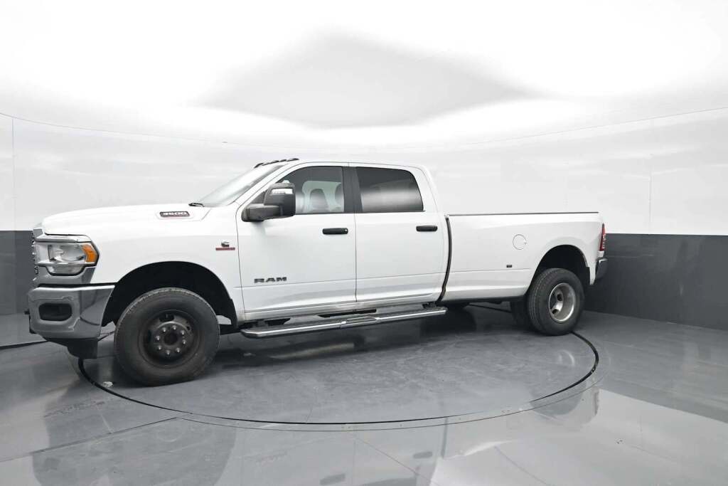 2024 Ram 3500 Big Horn Crew Cab 4x4 8' Box
