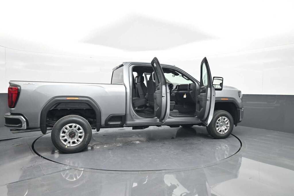 2026 GMC Sierra 2500HD Double Cab, Standard Bed, SLE, RWD