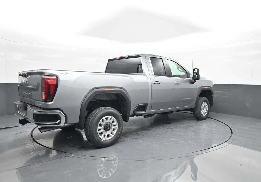 2026 GMC Sierra 2500HD Double Cab, Standard Bed, SLE, RWD