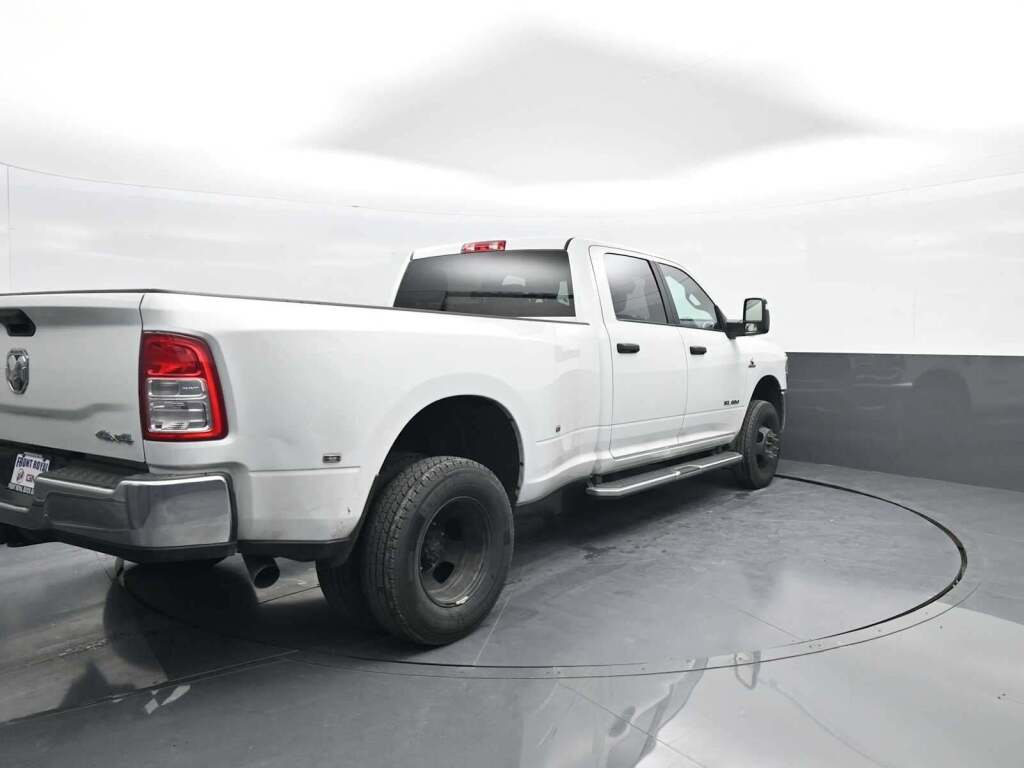 2024 Ram 3500 Big Horn Crew Cab 4x4 8' Box