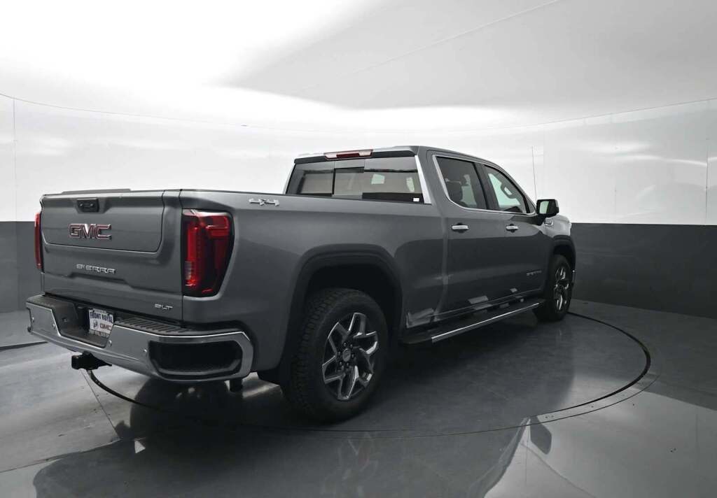 2026 GMC Sierra 1500 Crew Cab, Standard Bed, SLT, 4WD