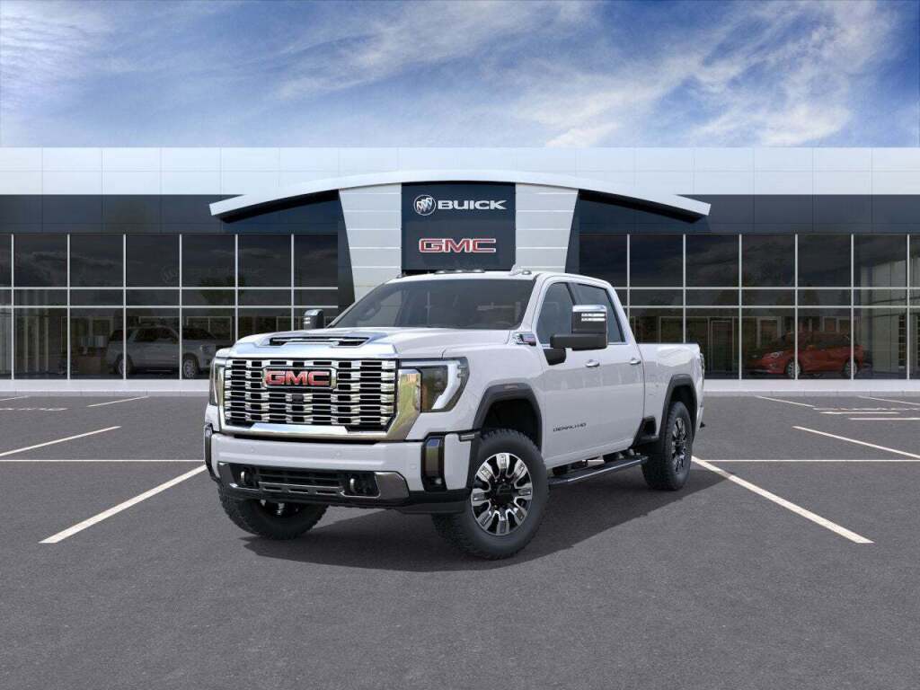 2025 GMC Sierra 2500HD 4WD Crew Cab Standard Bed Denali
