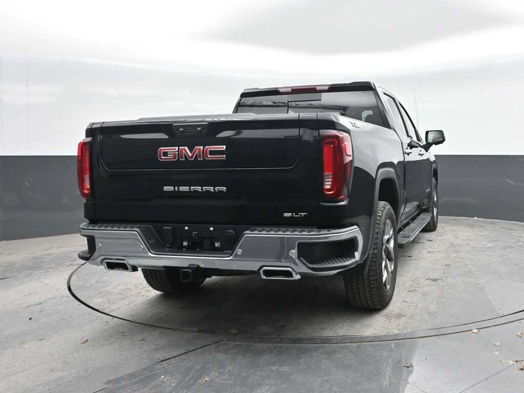 2026 GMC Sierra 1500 Crew Cab, Short Bed, SLT, 4WD