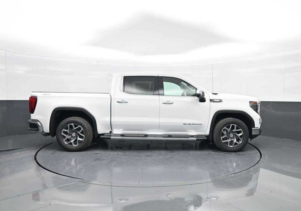 2026 GMC Sierra 1500 Crew Cab, Short Bed, SLT, 4WD