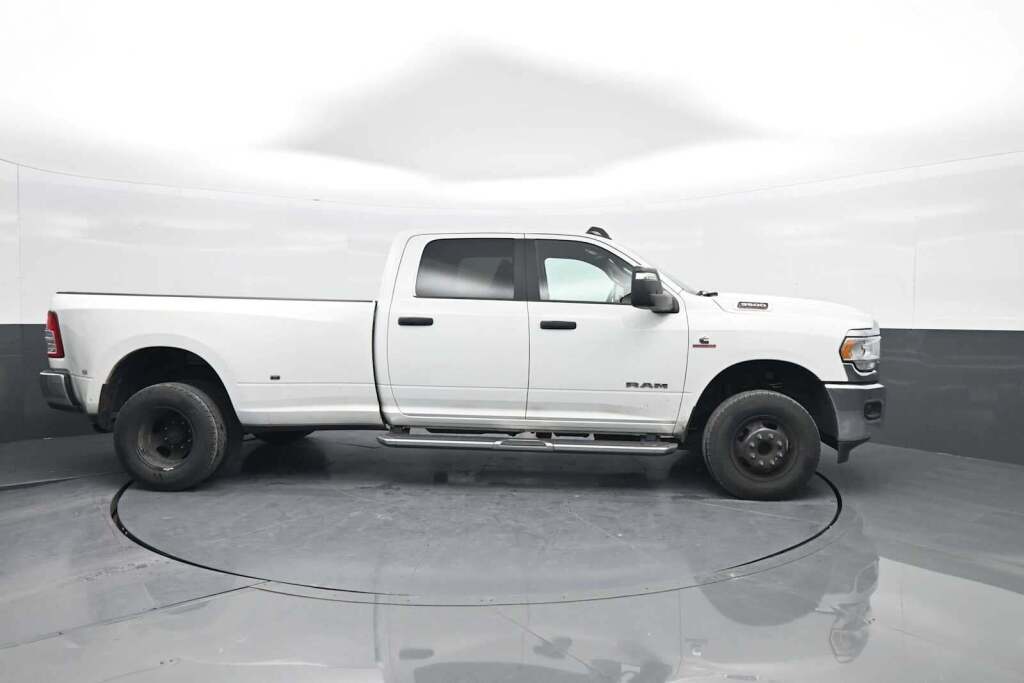 2024 Ram 3500 Big Horn Crew Cab 4x4 8' Box