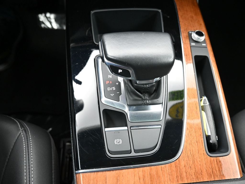 2023 Audi Q5 Premium 40 TFSI quattro S tronic