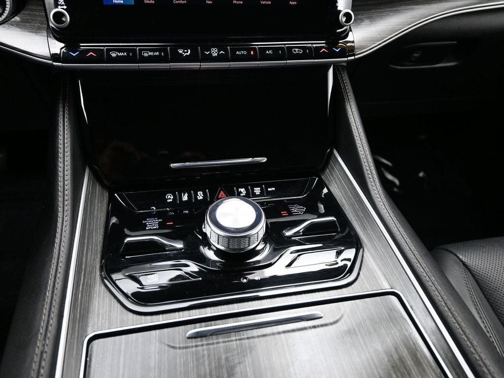 2023 Jeep Wagoneer L Series III 4x4