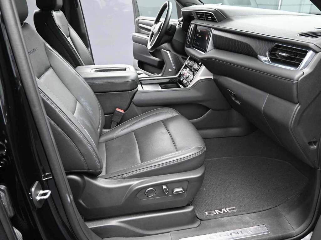 2024 GMC Yukon XL 4WD Denali