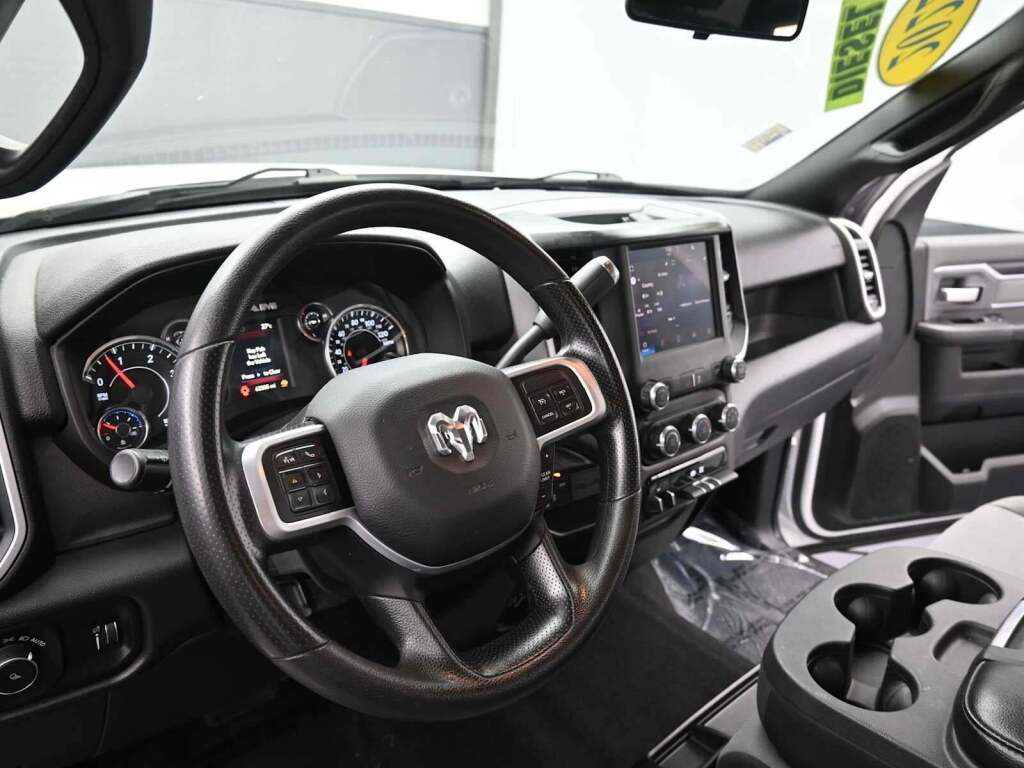 2022 Ram 3500 Big Horn Crew Cab 4x4 8' Box