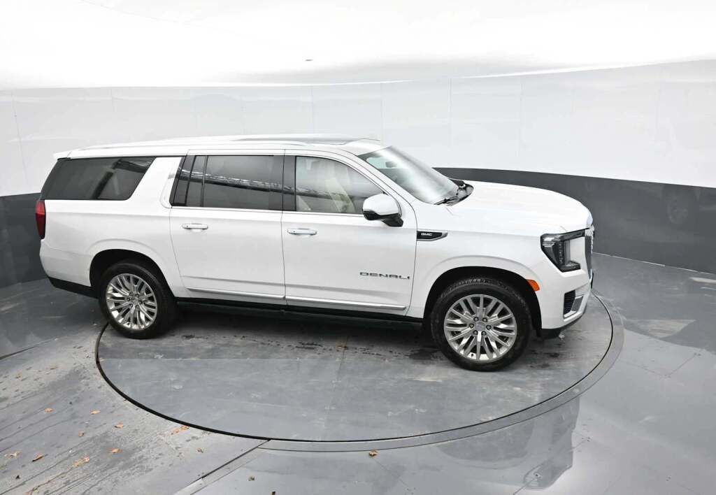 2021 GMC Yukon XL 4WD Denali