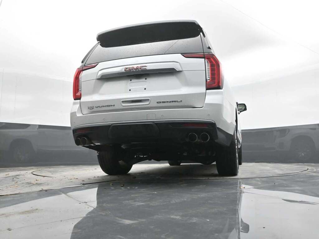 2021 GMC Yukon XL 4WD Denali