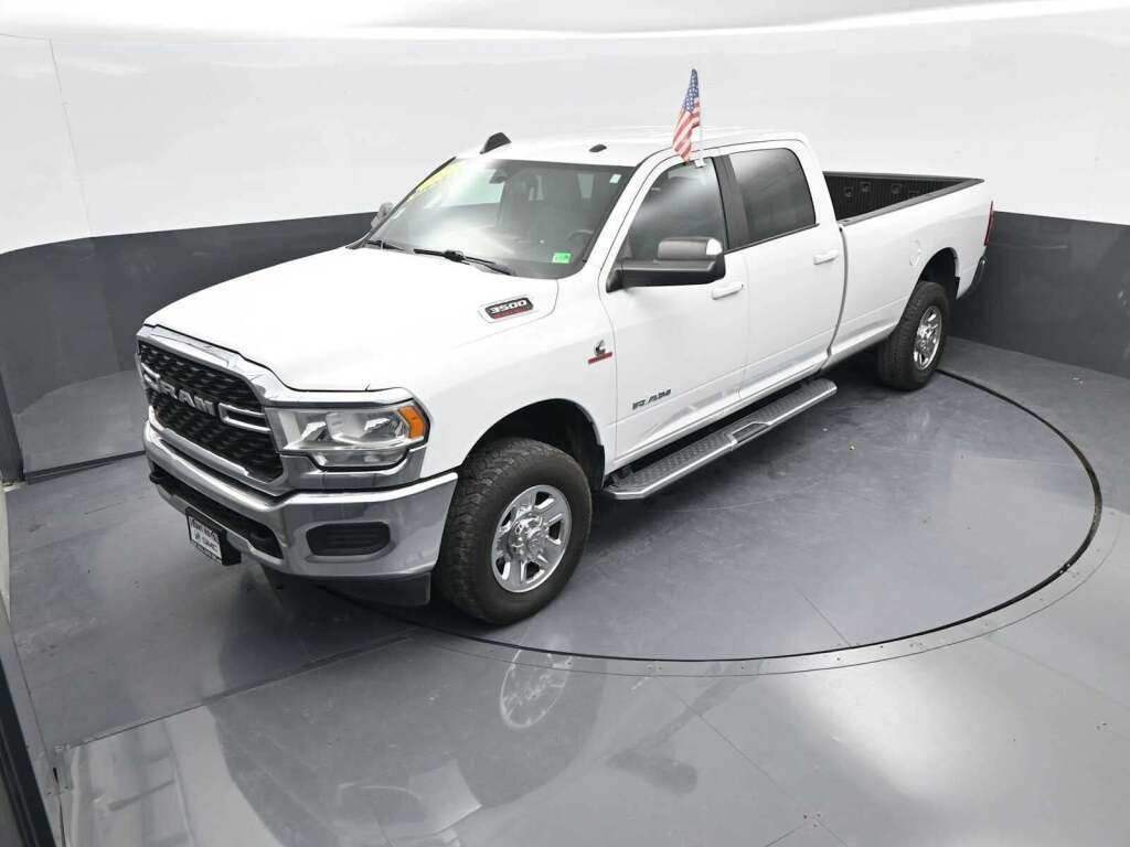 2022 Ram 3500 Big Horn Crew Cab 4x4 8' Box