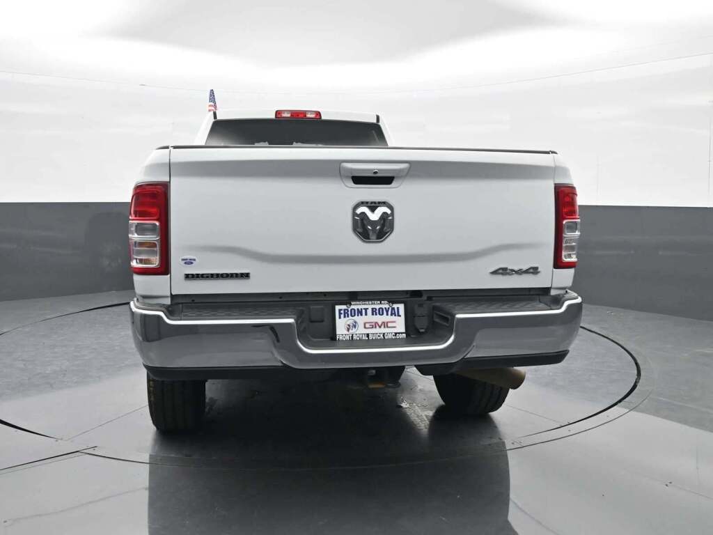 2022 Ram 3500 Big Horn Crew Cab 4x4 8' Box