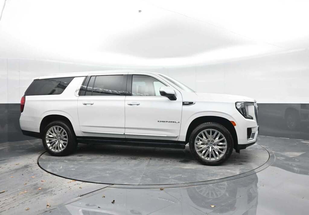 2021 GMC Yukon XL 4WD Denali