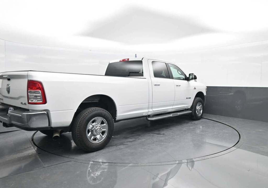 2022 Ram 3500 Big Horn Crew Cab 4x4 8' Box