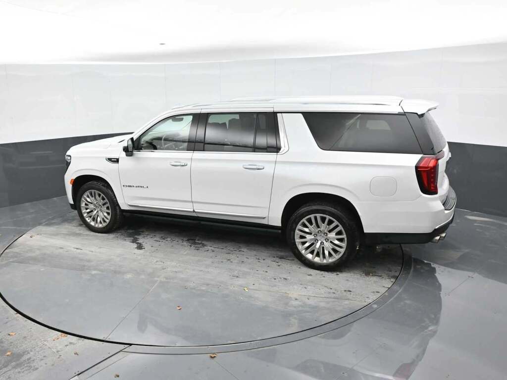 2021 GMC Yukon XL 4WD Denali