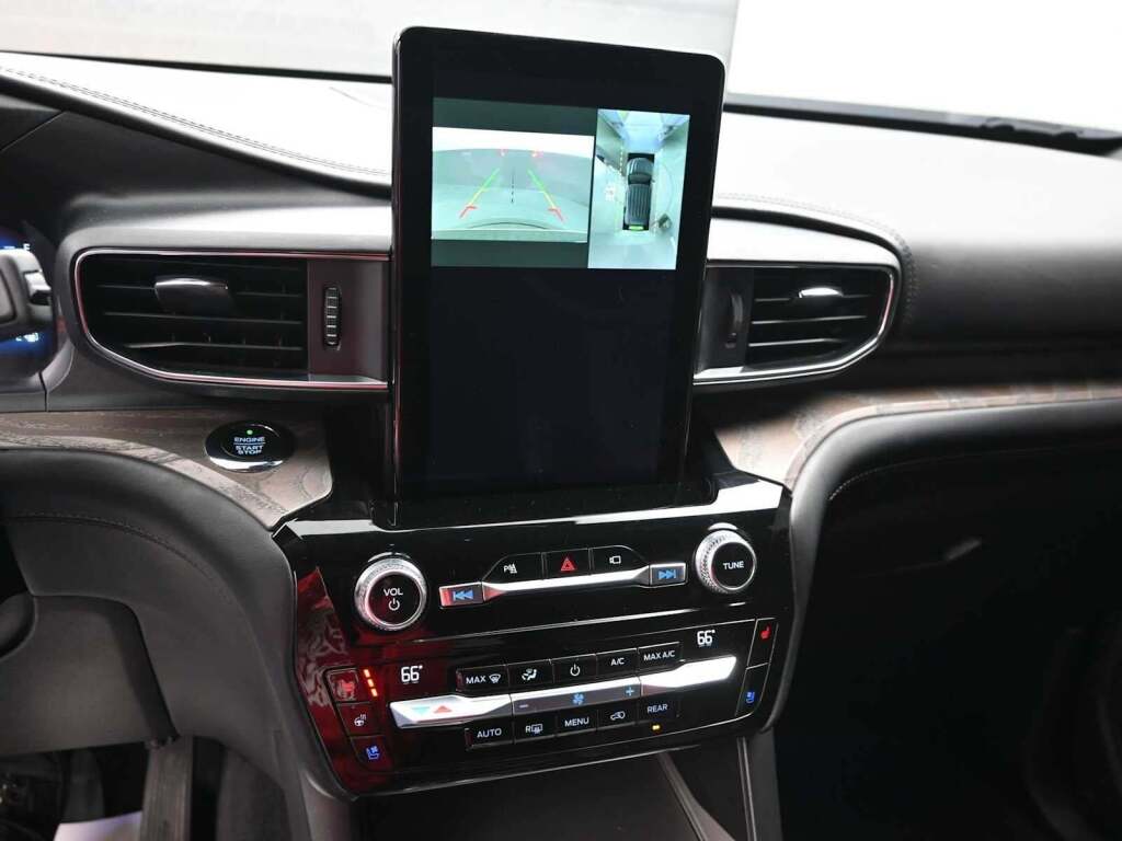 2021 Ford Explorer Platinum