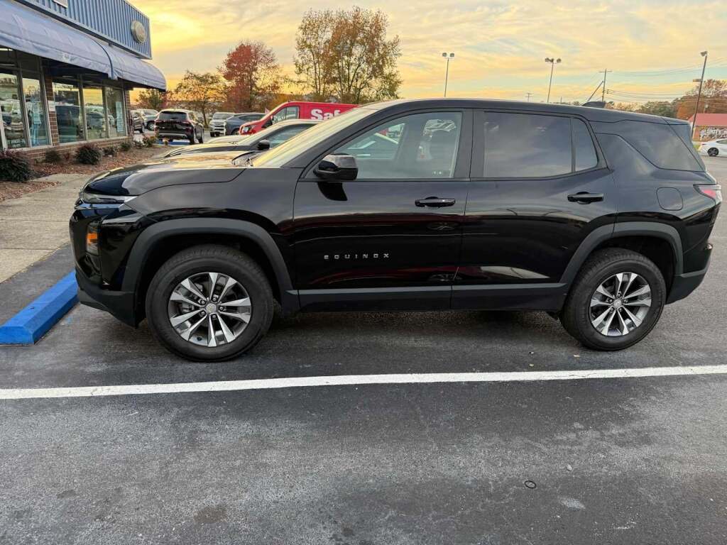2025 Chevrolet Equinox FWD LT