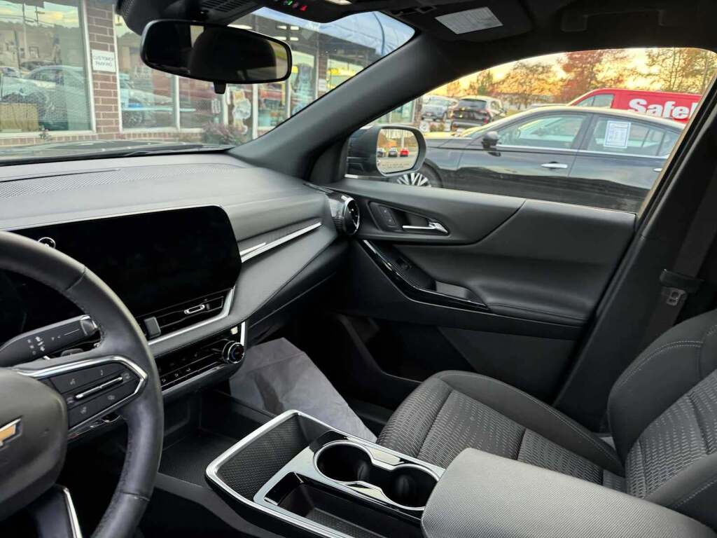 2025 Chevrolet Equinox FWD LT