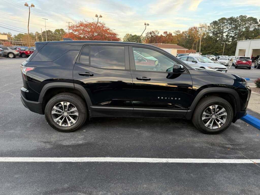 2025 Chevrolet Equinox FWD LT