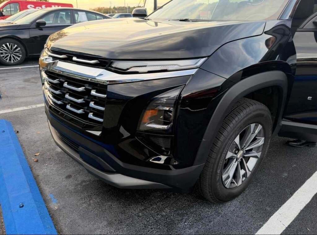 2025 Chevrolet Equinox FWD LT