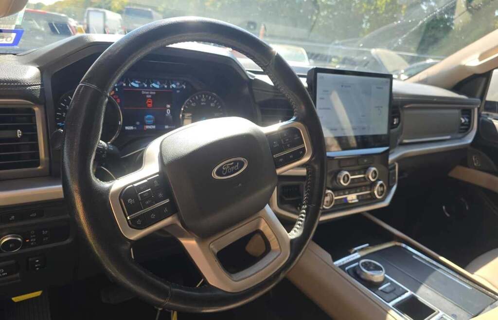 2022 Ford Expedition XLT