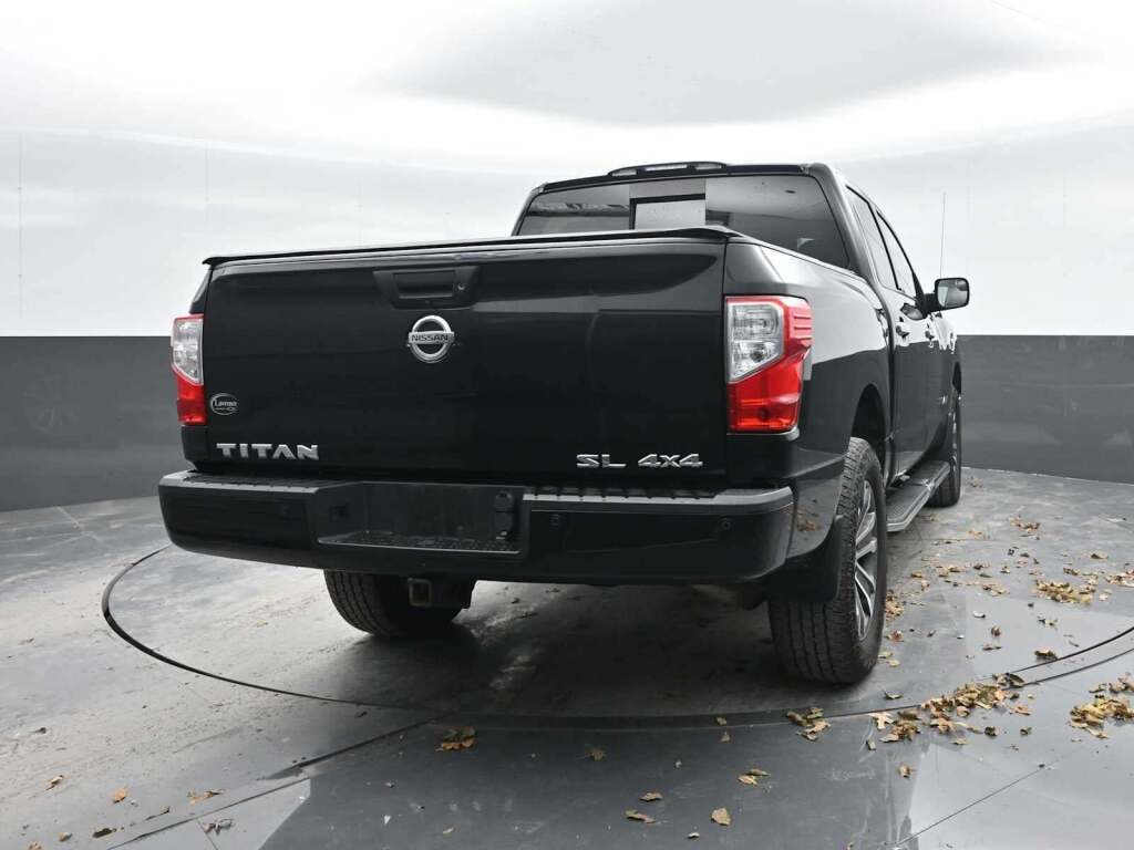 2017 Nissan TITAN SL
