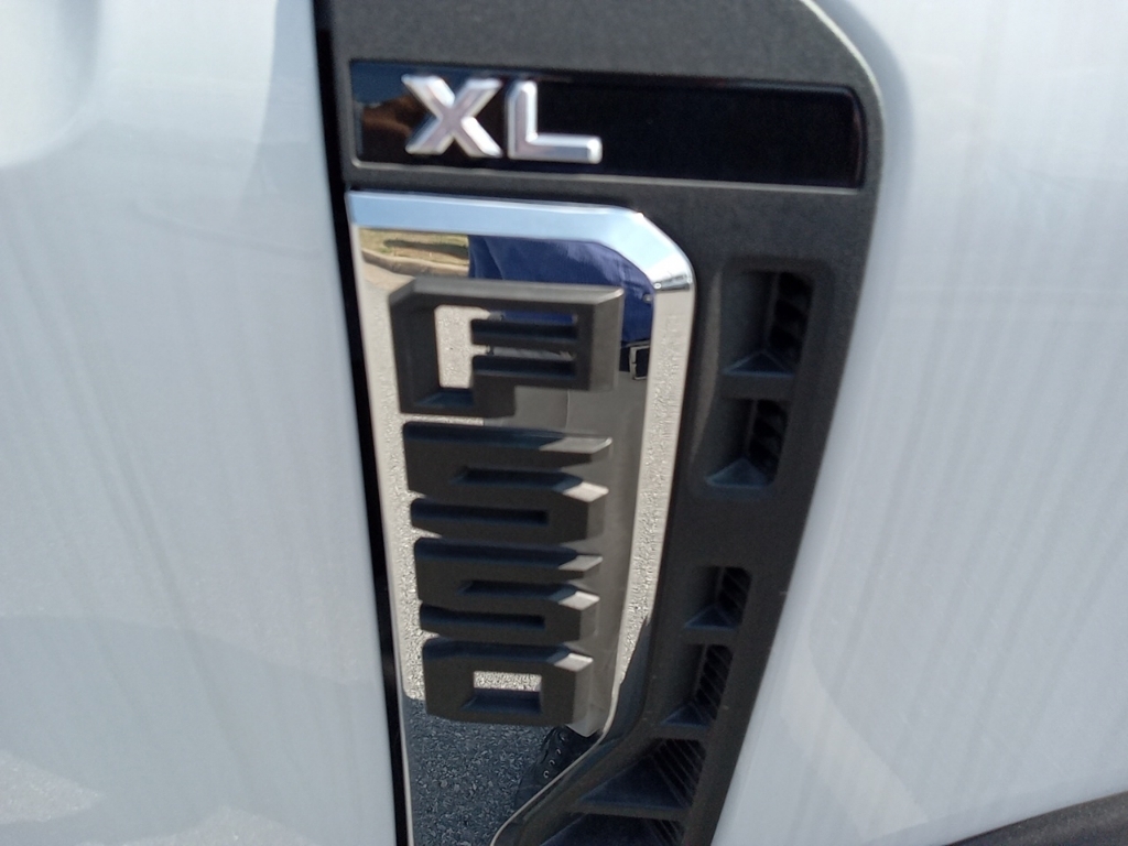 2023 Ford F-550 Chassis XL