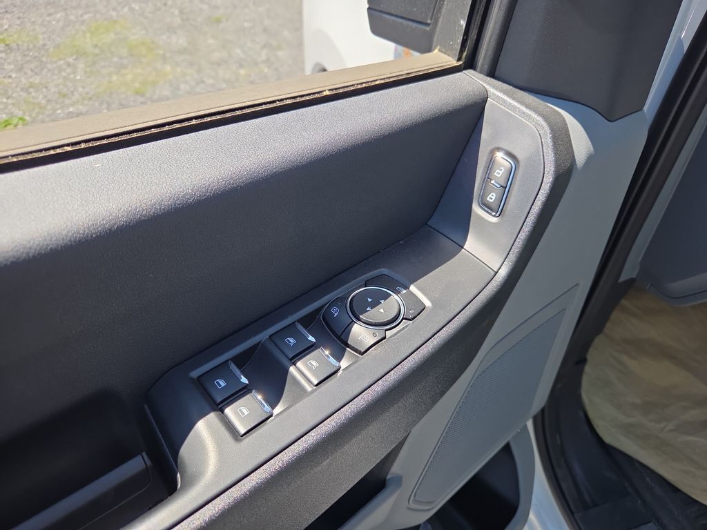 2024 Ford F-350 Chassis XL