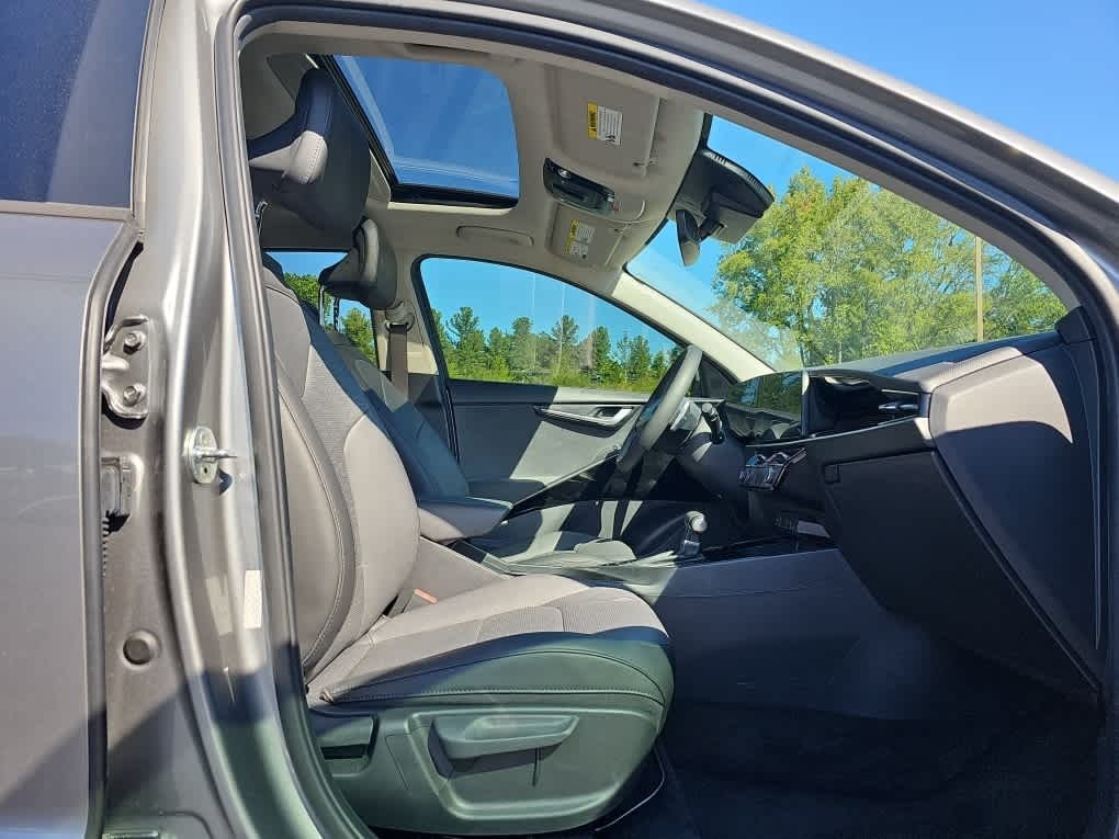 2023 Kia Niro SX Touring