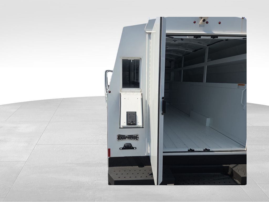 2024 Ford E-450 Cutaway 