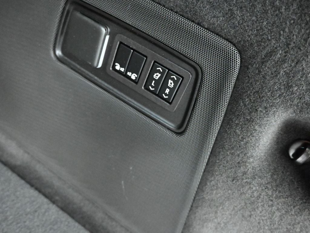 2023 Cadillac Escalade 4WD Sport Platinum