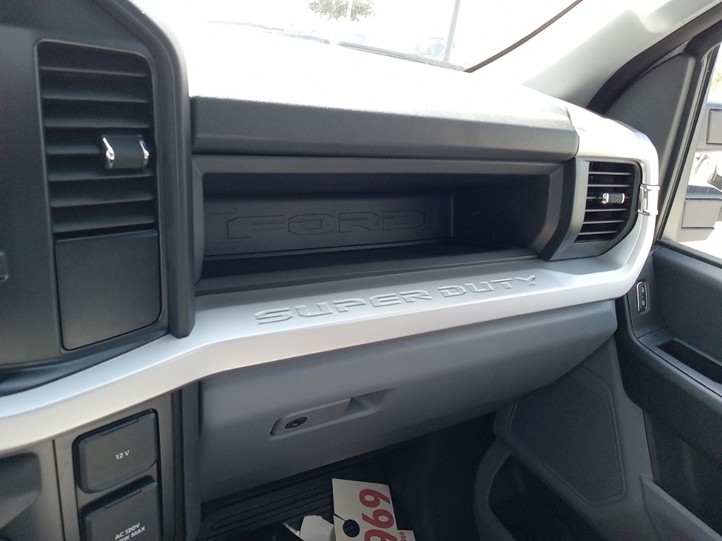 2023 Ford F-550 Chassis XL