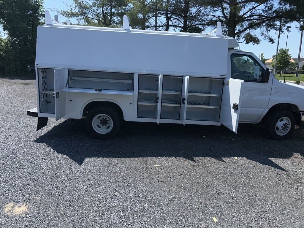 2024 Ford E-450 Cutaway 