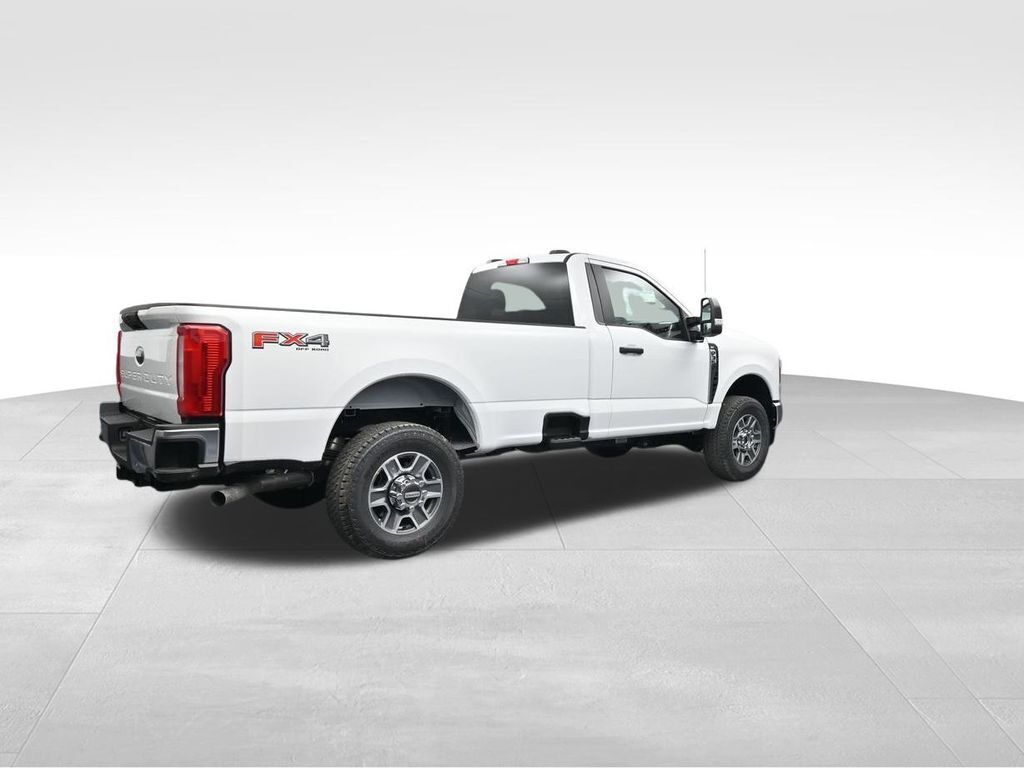 2025 Ford F-350 XLT