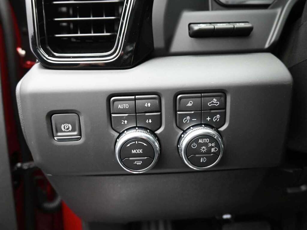 2025 GMC Sierra 2500HD AT4