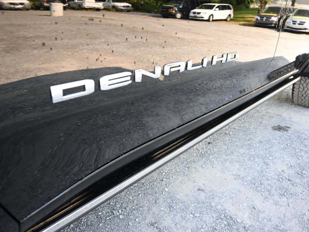 2025 GMC Sierra 2500HD Denali