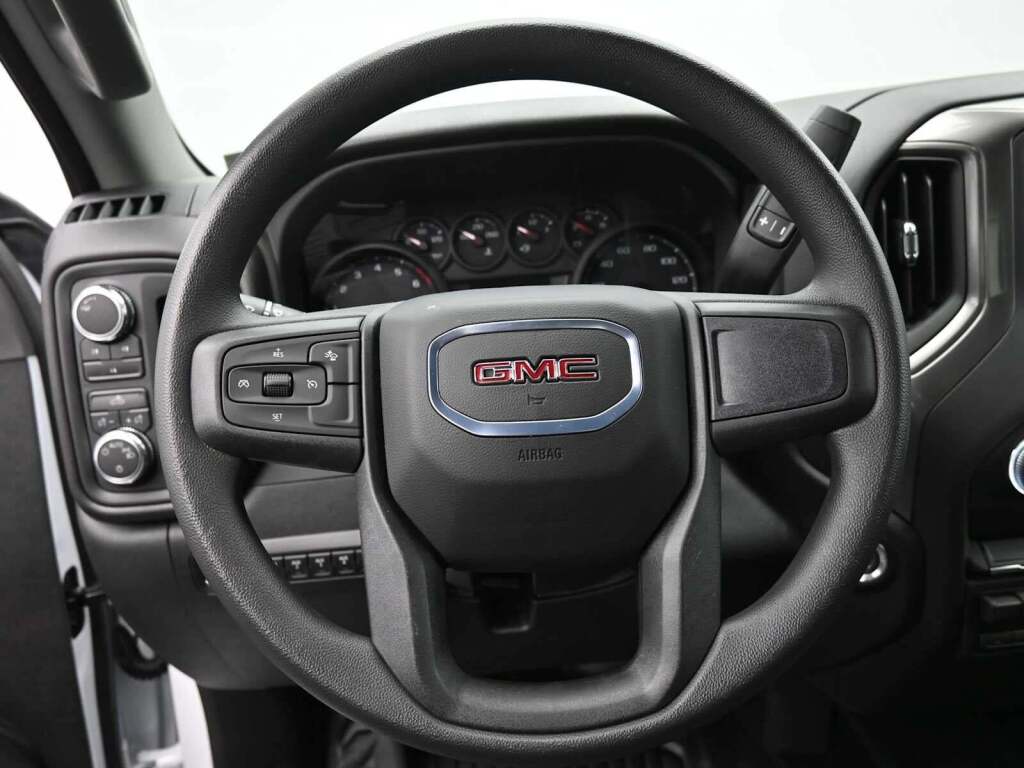 2025 GMC Sierra 2500HD Pro