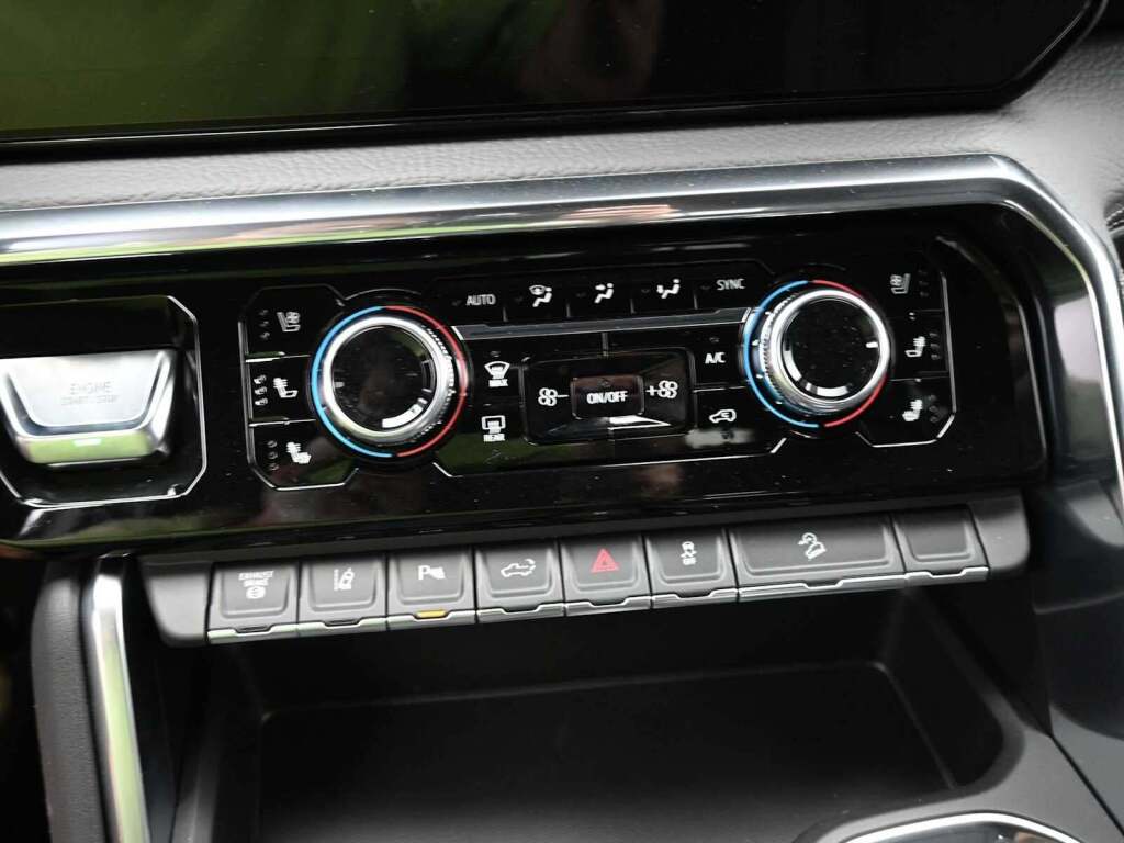 2025 GMC Sierra 2500HD Denali