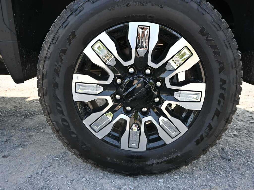 2025 GMC Sierra 2500HD Denali