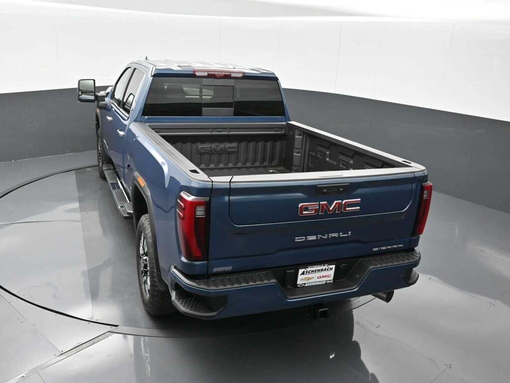2025 GMC Sierra 2500HD Denali
