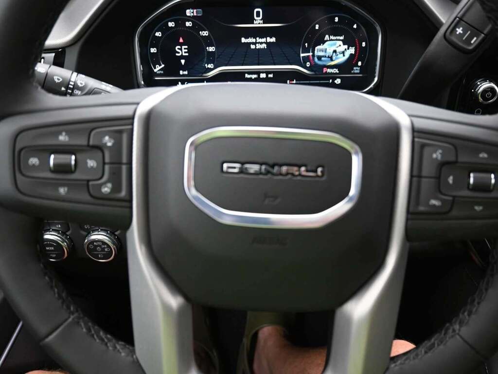 2025 GMC Sierra 2500HD Denali