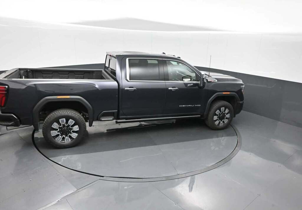 2025 GMC Sierra 2500HD Denali