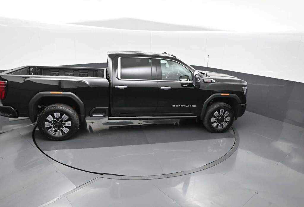 2025 GMC Sierra 2500HD Denali