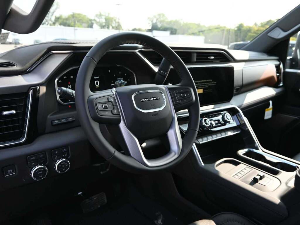 2025 GMC Sierra 2500HD Denali